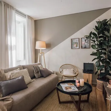 Bailen - 3 Bedrooms And Terrace In Arroios דירה *
