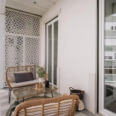 Bailen - 3 Bedrooms And Terrace In Arroios *