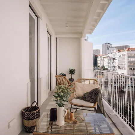 Bailen - 3 Bedrooms And Terrace In Arroios 아파트 *